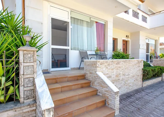 Nikoleta House